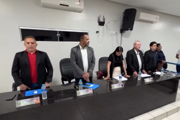 Mesmo durante o recesso legislativo, Câmara de São Francisco do Brejão mantém atividades e aten...